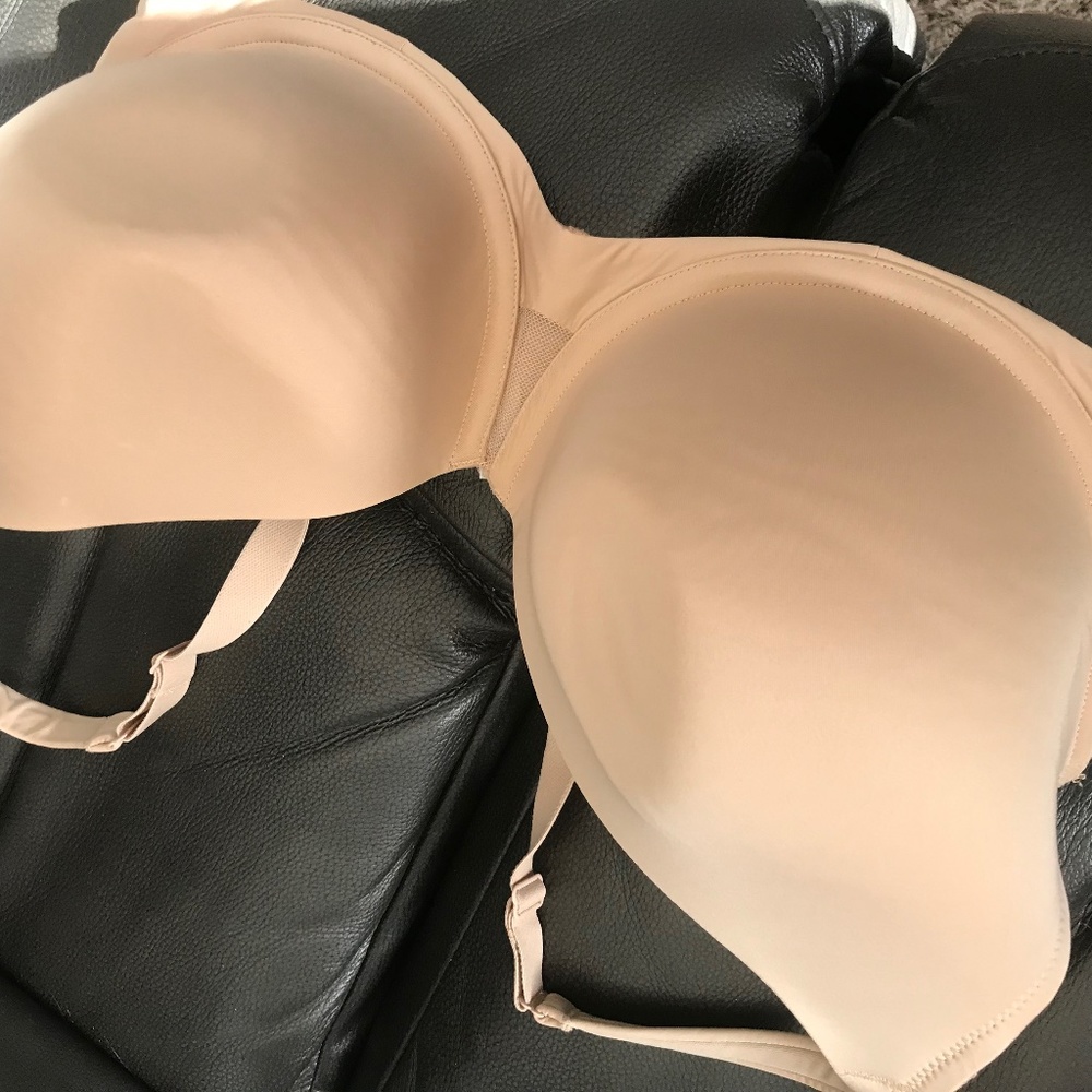 Cacique bra. Cotton. Size 40F. Never machine dried. Great condition!